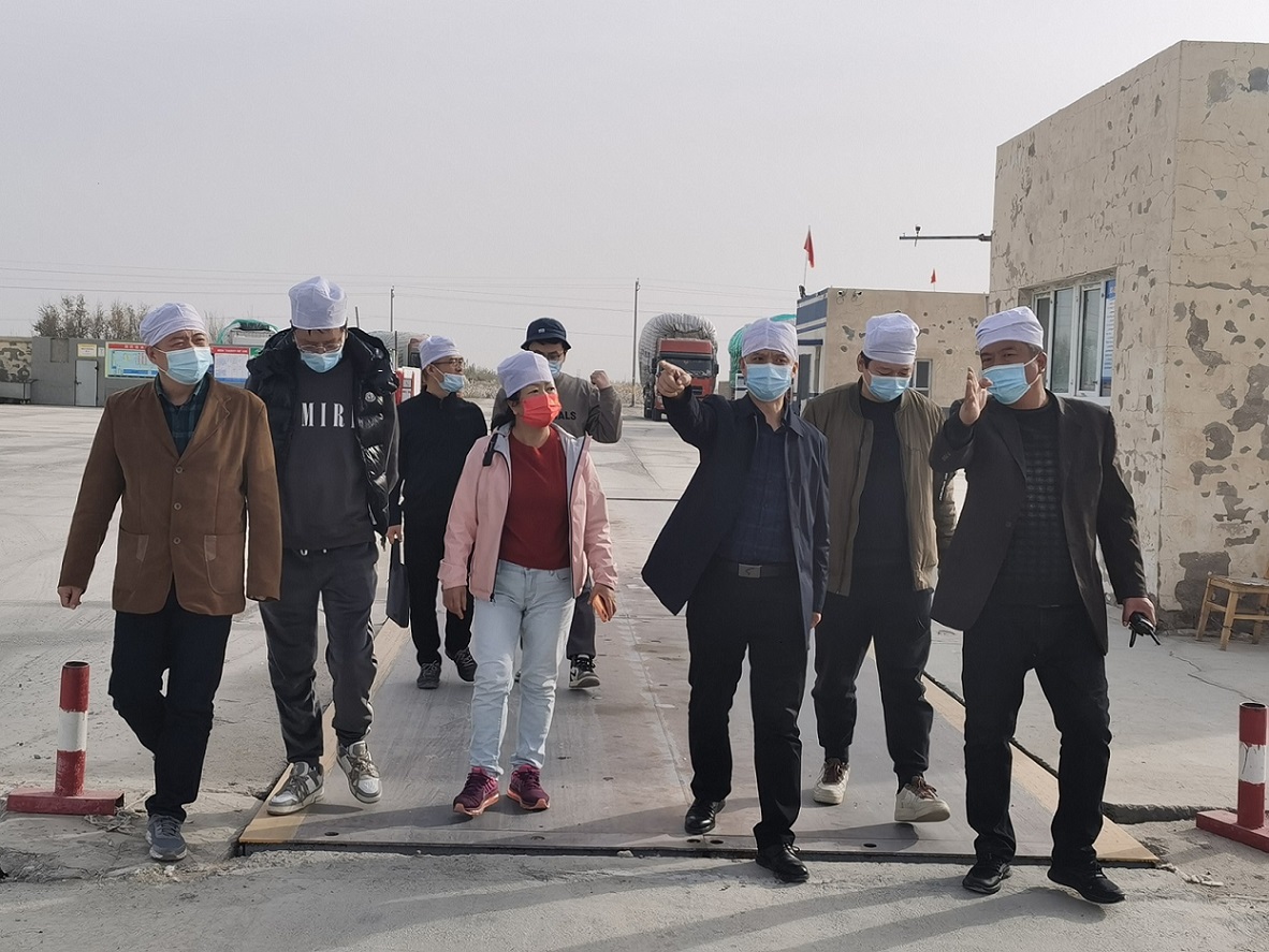 李林、樊治强一行到省威廉希尔中文网站集团基地督导调研安全生产、棉花储备工作