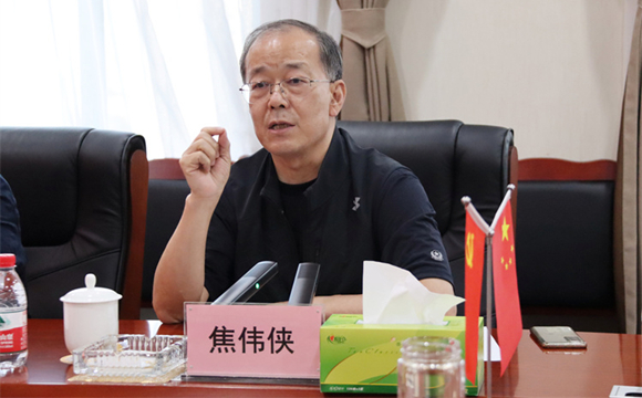 四川省委省政府决策咨询委员会、西财智库领导专家莅临威廉希尔中文网站集团指导工作