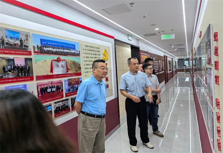 集团公司赴北京千喜鹤集团考察交流并签订战略意向合作协议